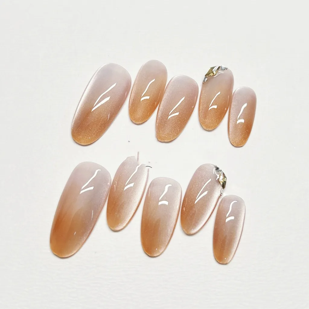 High-end White Temperament Nail Sticker - Medium Ellipse