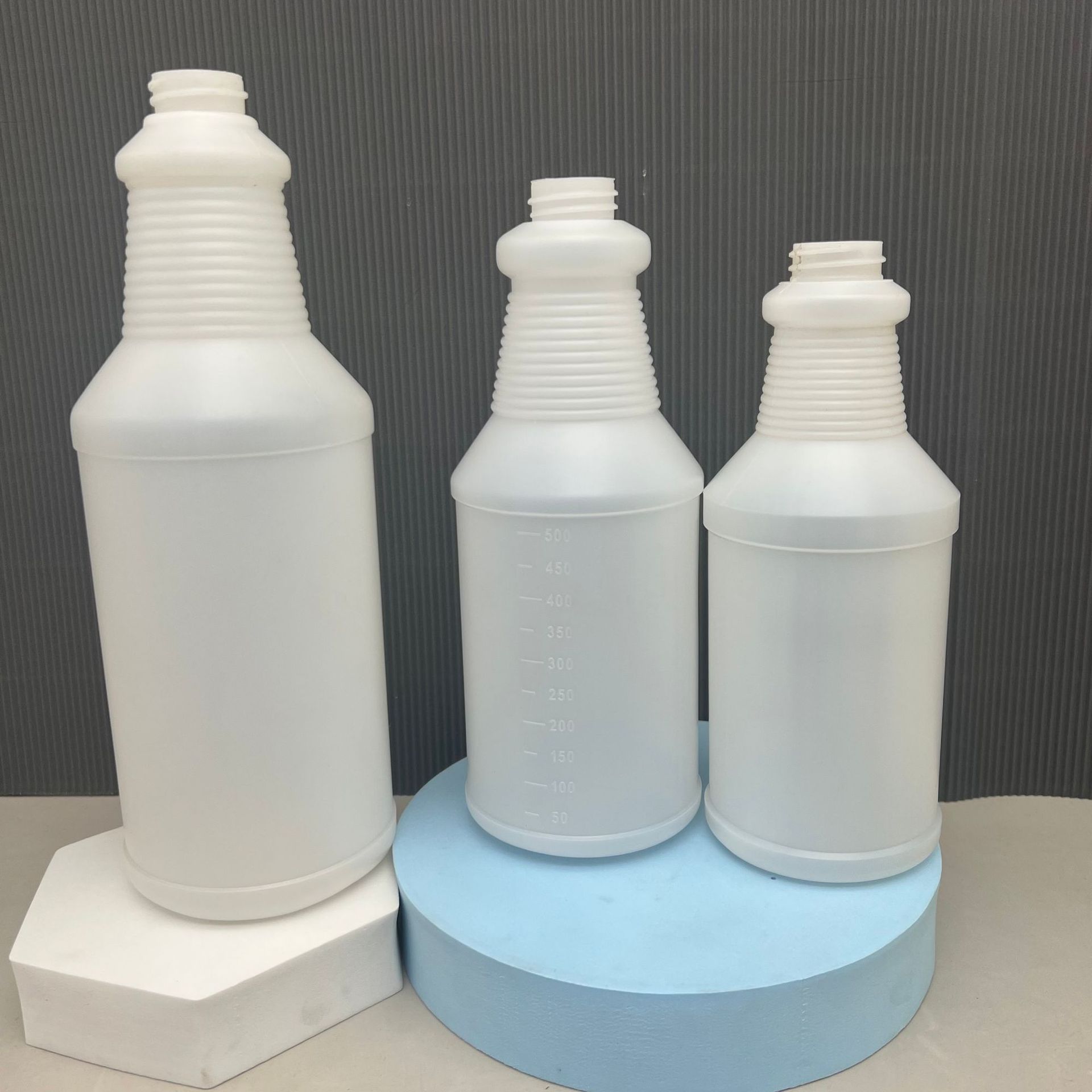 Title 1, 500ml Spray Plastic Bottle Thread