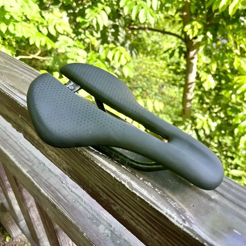 Ultra-light Carbon Fiber Mountain Bike Cushion Saddle