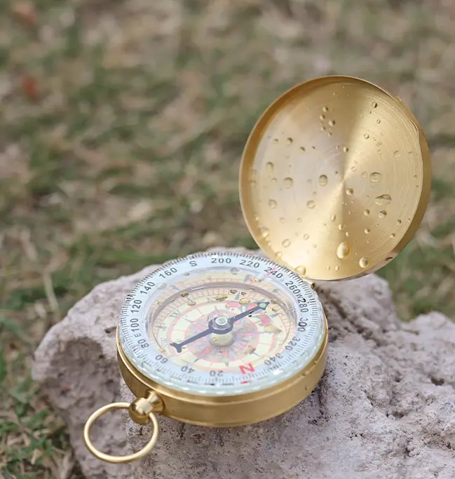 Brass Compass G50 Pocket Watch Vintage Flip Compass Outdoor Mountaineering Multifunctional Lidded Luminous