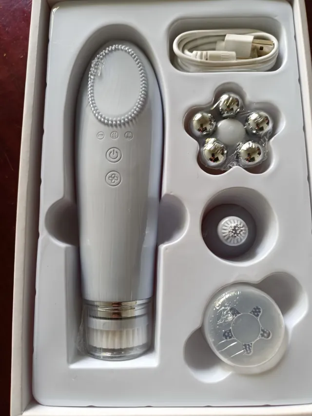 Warm Sensation Facial Cleanser Pore Electric 5135 Light Gray - Shop at LoveMi
