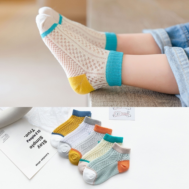 Color Separation Hole Socks