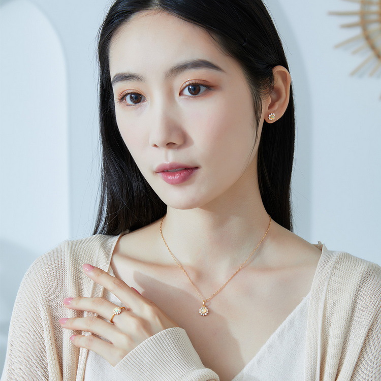 Affordable Luxury Style Sun Necklace Female S925 Silver
