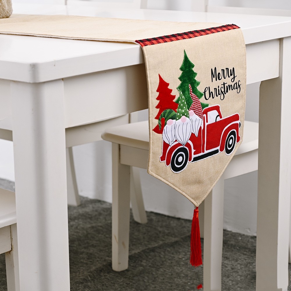 Title 5, Kerst tafelloper met bos en auto, ideaal voor d...