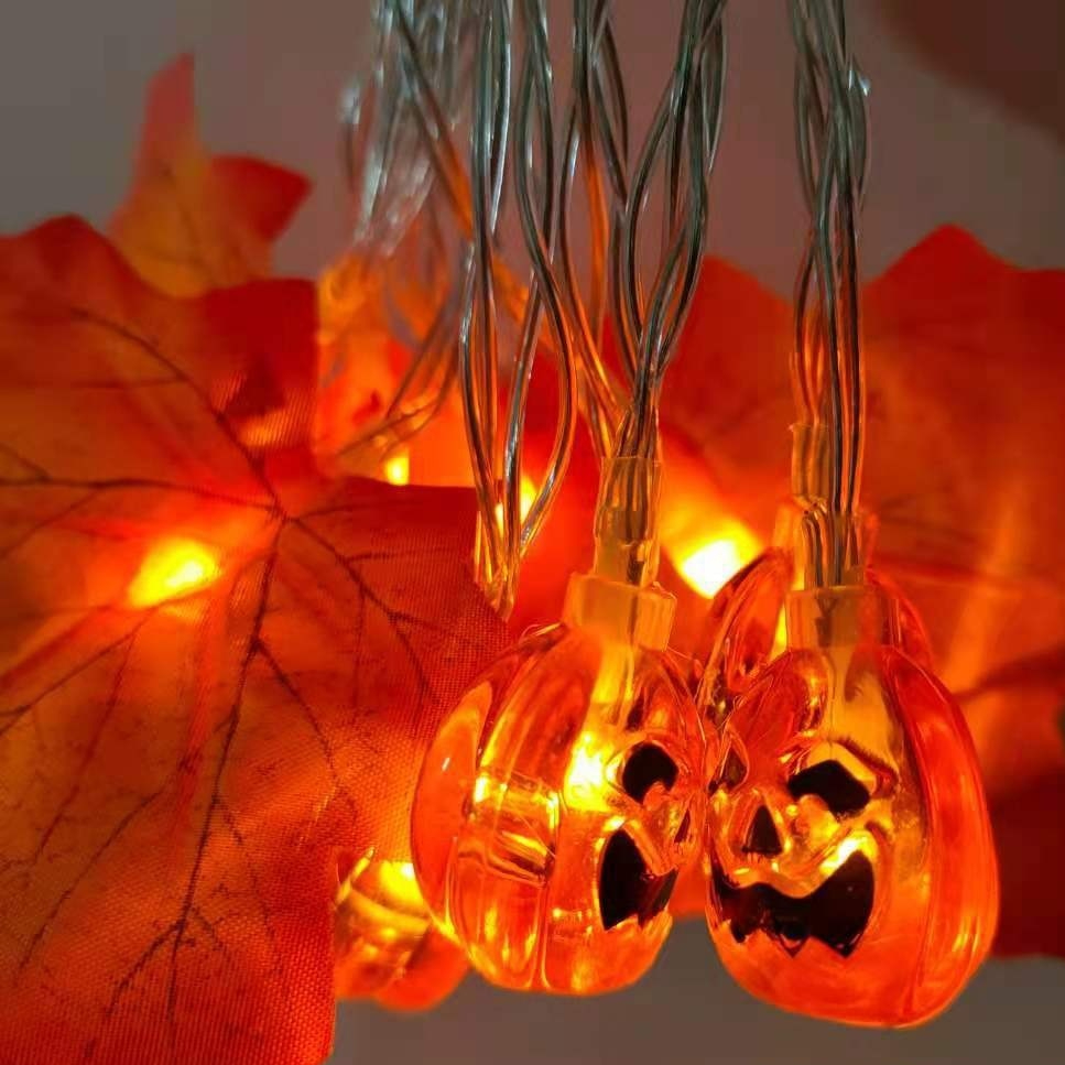 Maple Leaf Skull Pumpkin