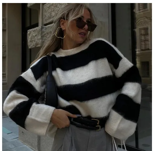 Women's Crew Neck Pullover Sweater - Stripe