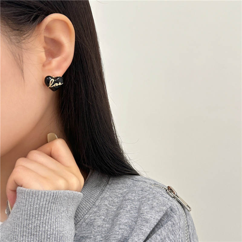 French Retro Asymmetrical Heart-shaped Earrings