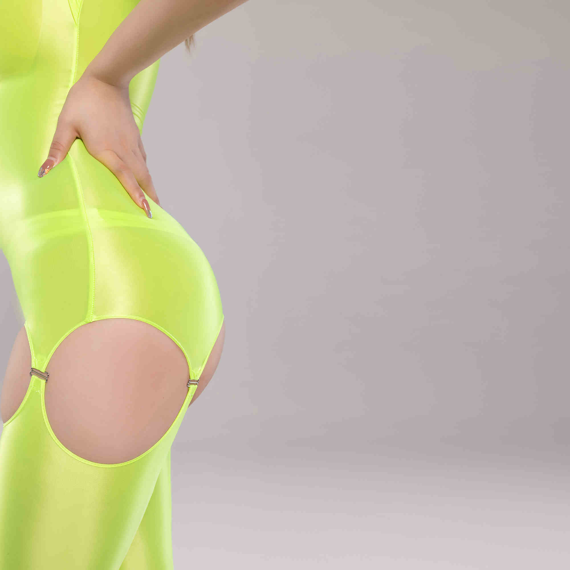 Fluorescent yellow 