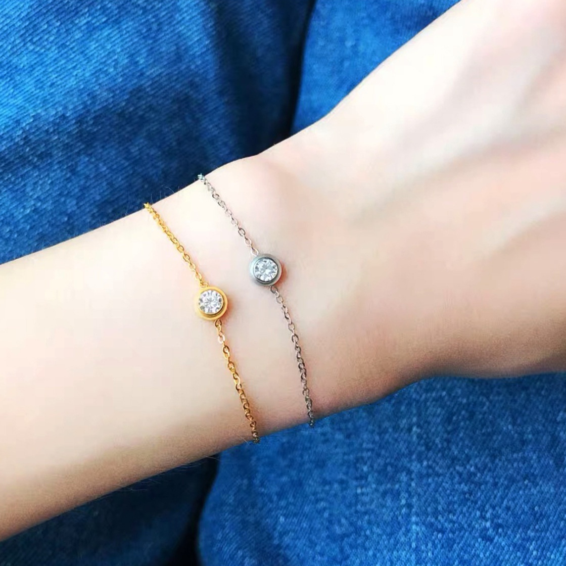 Simple Plain Single Diamond Six Diamond Alloy Bracelet