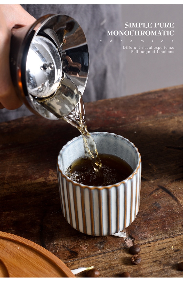 Title 3, Taza de cerámica horneada en horno con rayas, i...