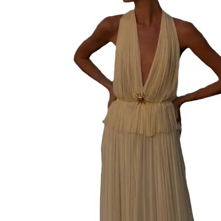 Title 6, Halter rugloze top met V-hals en rokpak in casu...