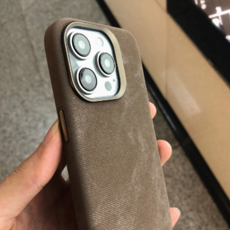 Magnetic Skin Feeling Fiber Leather All-inclusive Phone Case