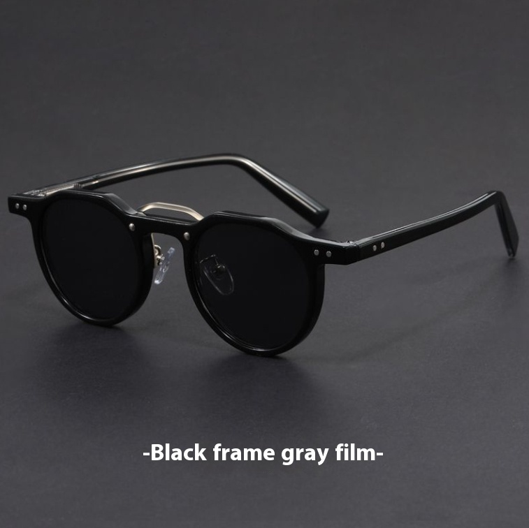 Black frame gray piece