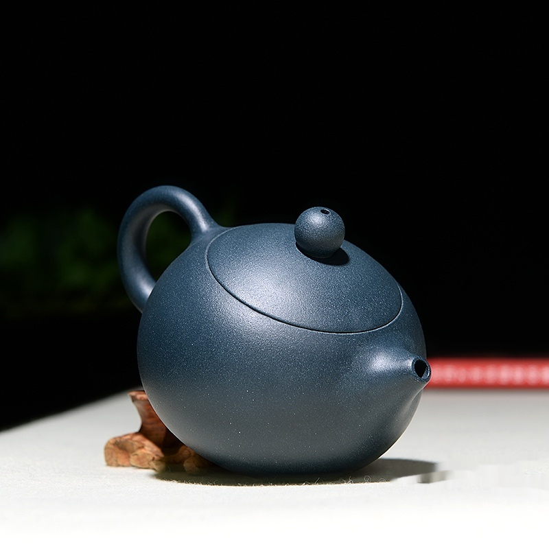Purple clay pot