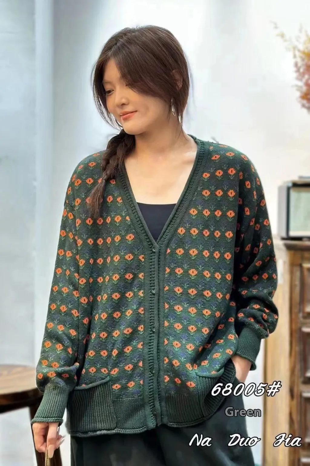 Artistic Retro Loose V-neck Floral Cotton Sweater - Green