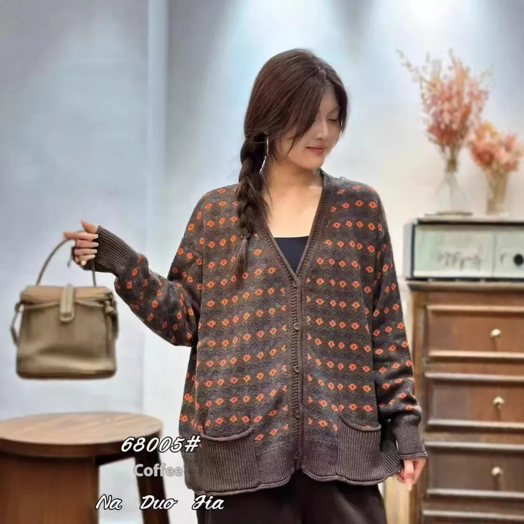 Artistic Retro Loose V-neck Floral Cotton Sweater - Coffee
