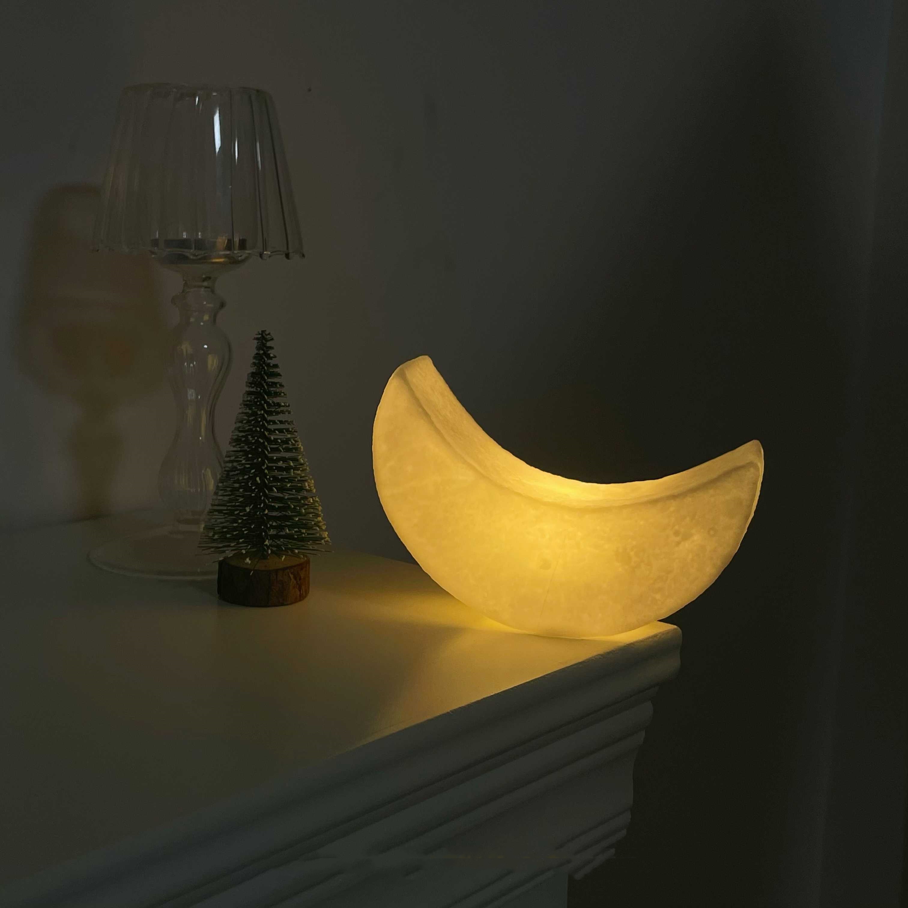 Moon Curved Small Night Lamp