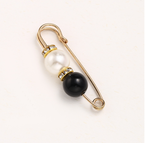 5CM one black one white pearl