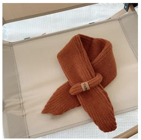 Solid Color Small Leather Tag Children's Cross Autumn And Winter Thermal Knitting Scarf
