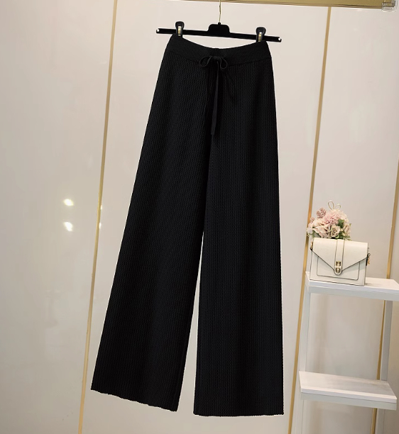 Black wideleg pants