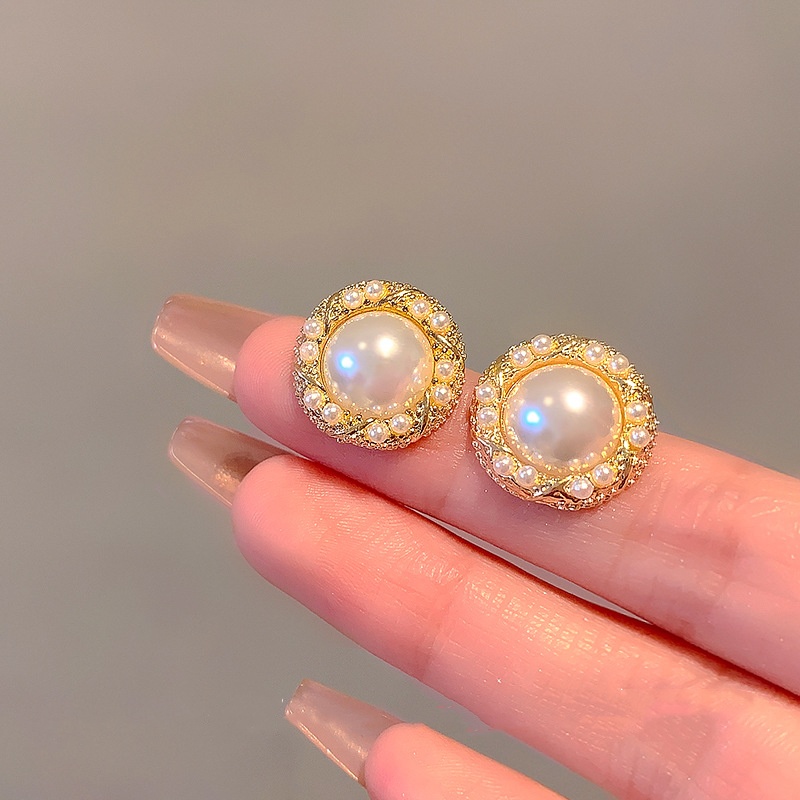 Niche Design Pearl Stud Earrings For Women