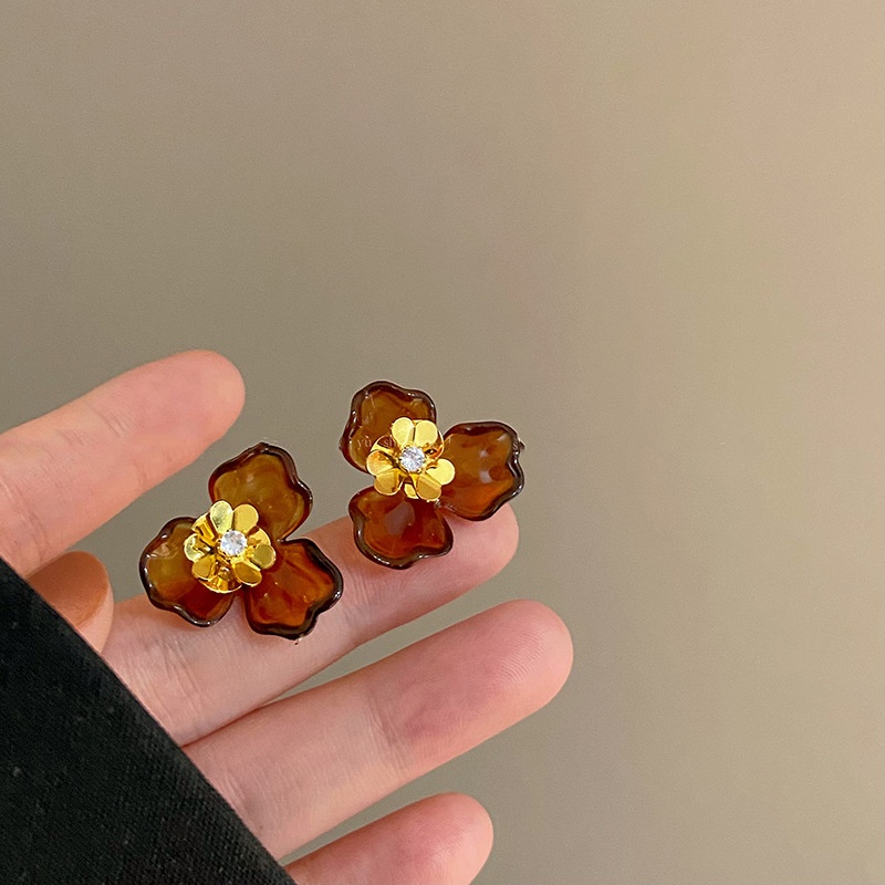 Maillard Flower Stud Earrings