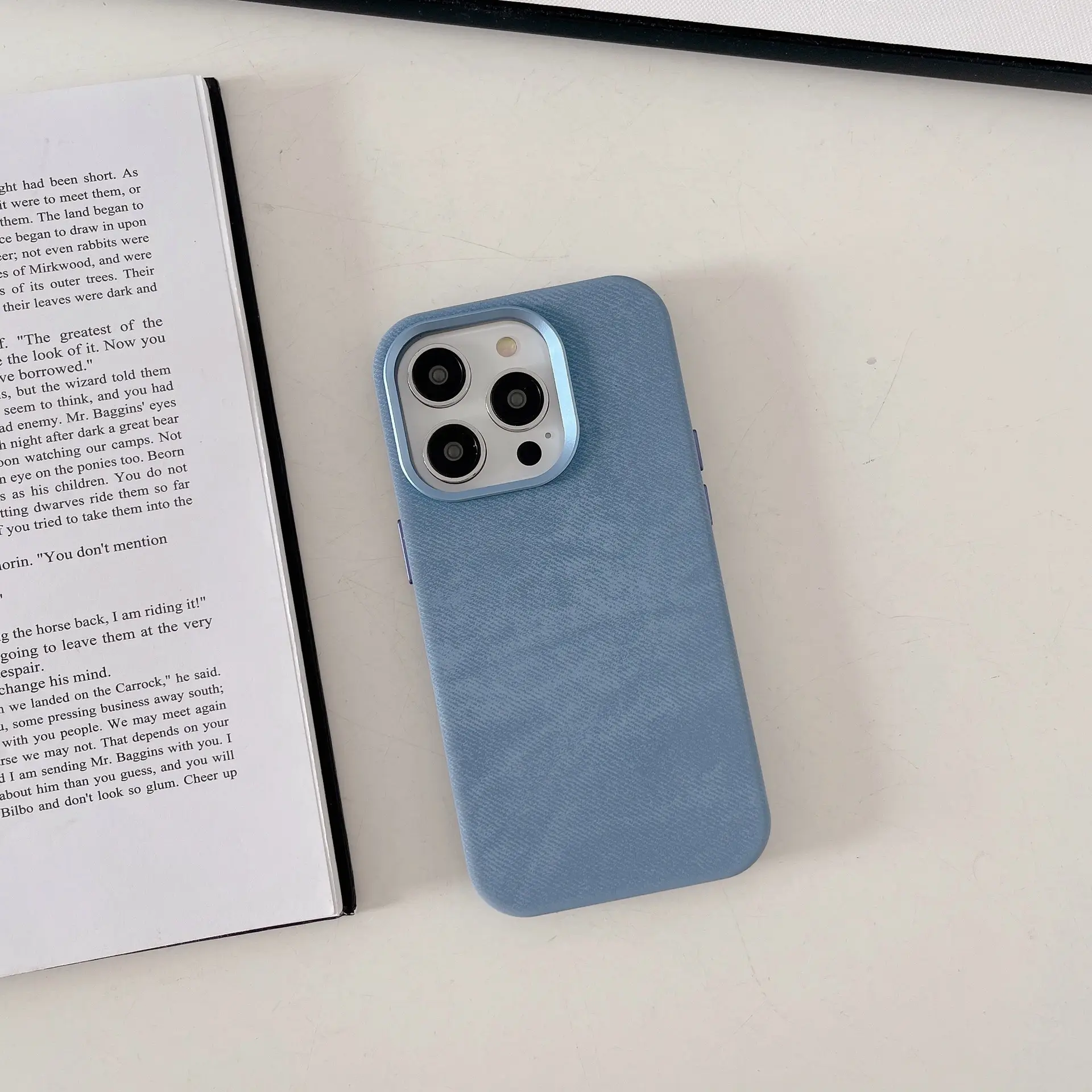 Mobile Phone Case With Ultra-fine Fiber Pattern Magnetic Suction