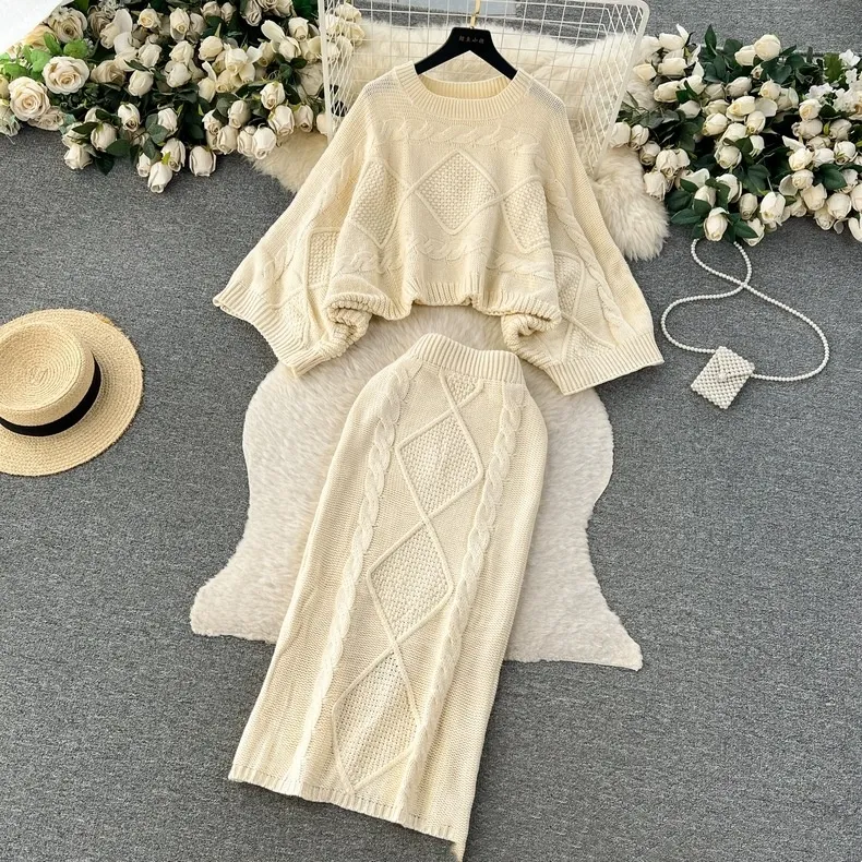 Loose Cable-knit Sweater Women's Cinched Bodycon Sheath Skirt Two-piece Dress Of Knitted Sweater - Apricot