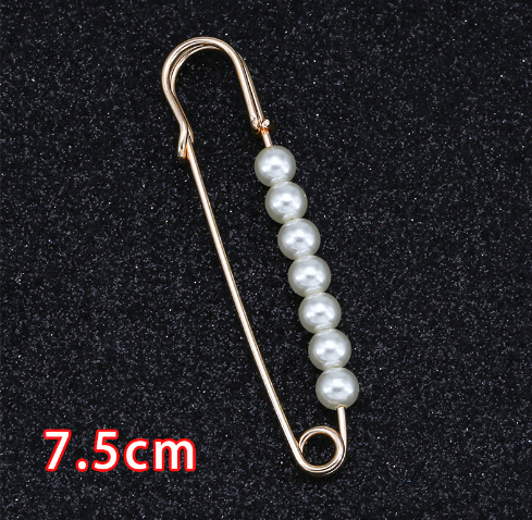 Pin 18 Seven white beads Gold