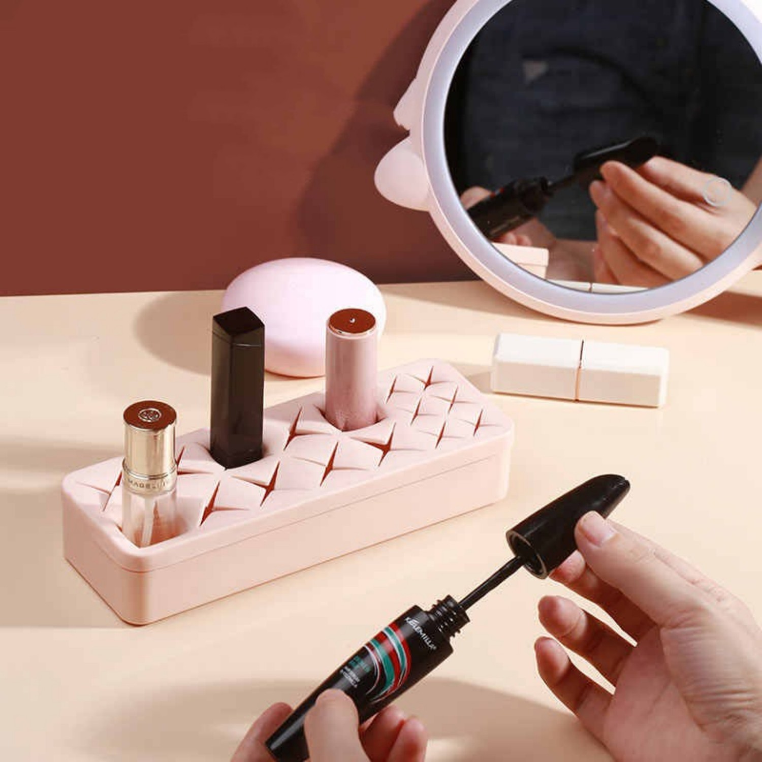Lipstick Desktop Storage Rack With Dual Tone Silicone