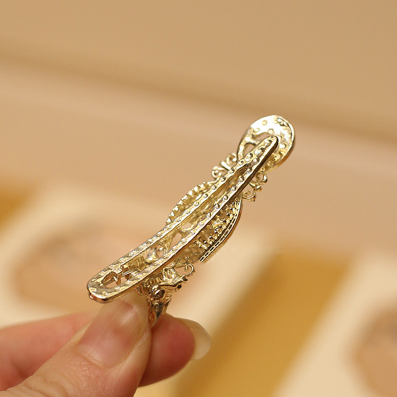 Hollow Baroque Classical Mini Flowers