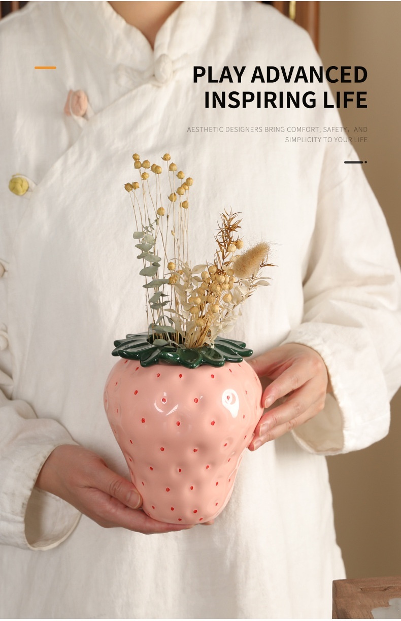 Title 4, Strawberry Ceramic Vase Home Decoration Ornaments