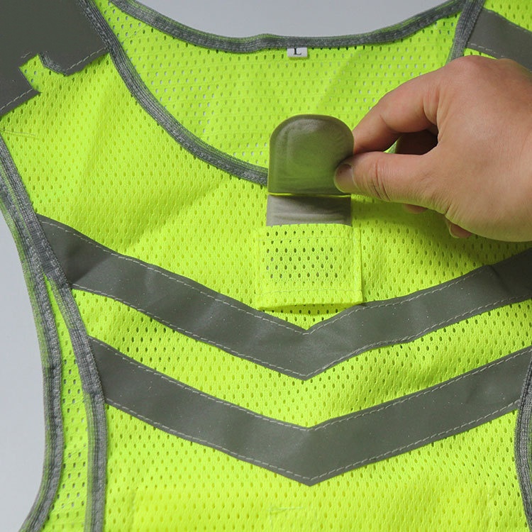 Title 2, LED Light-emitting Vest for Night Running and C...