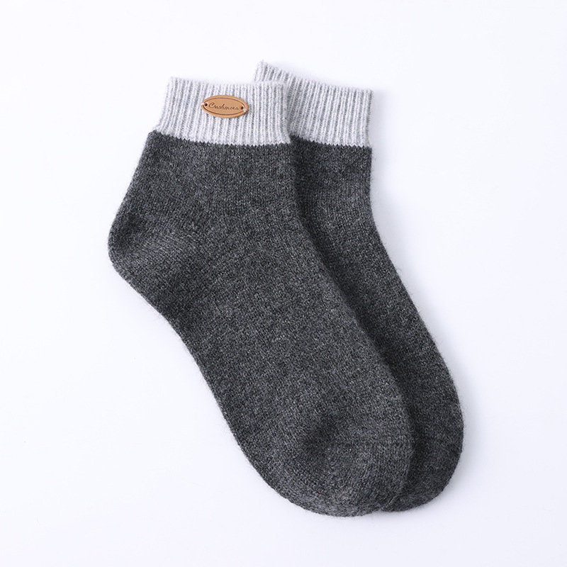 Title 5, Chaussettes tricotées à la mode en pur cachemire