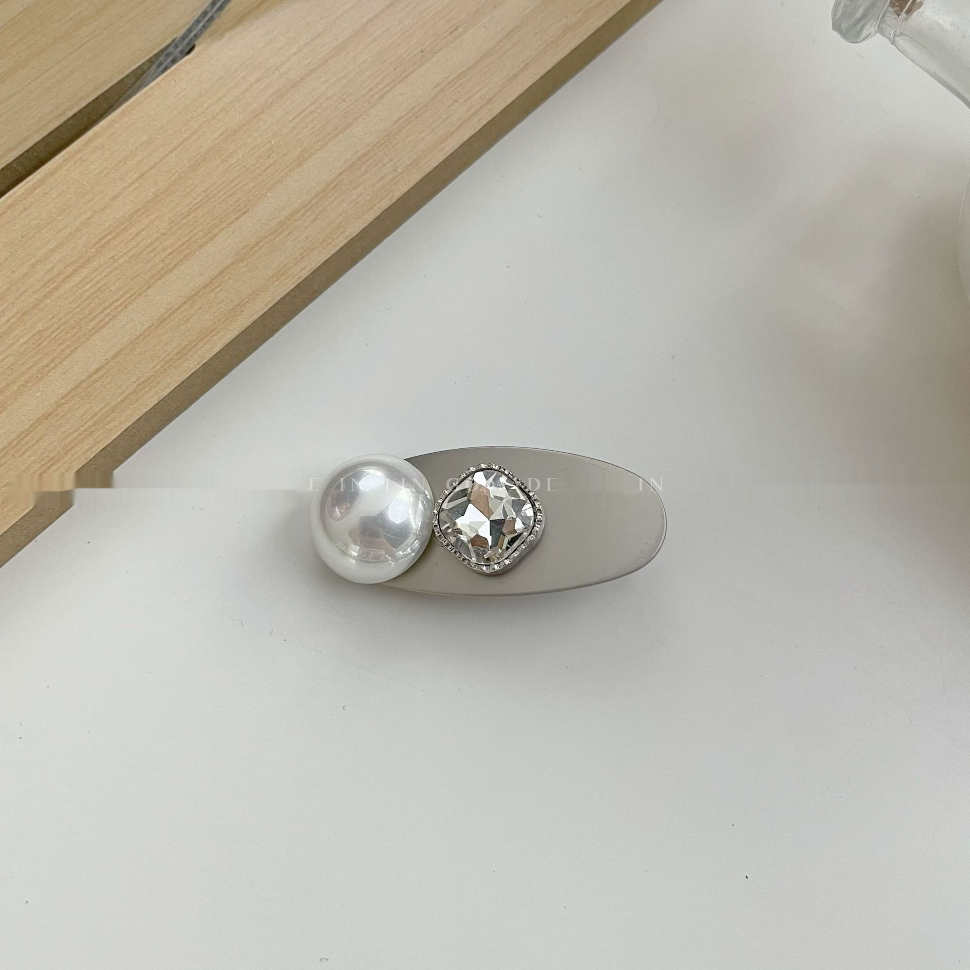 Matt Silver Rhinestone Pearl