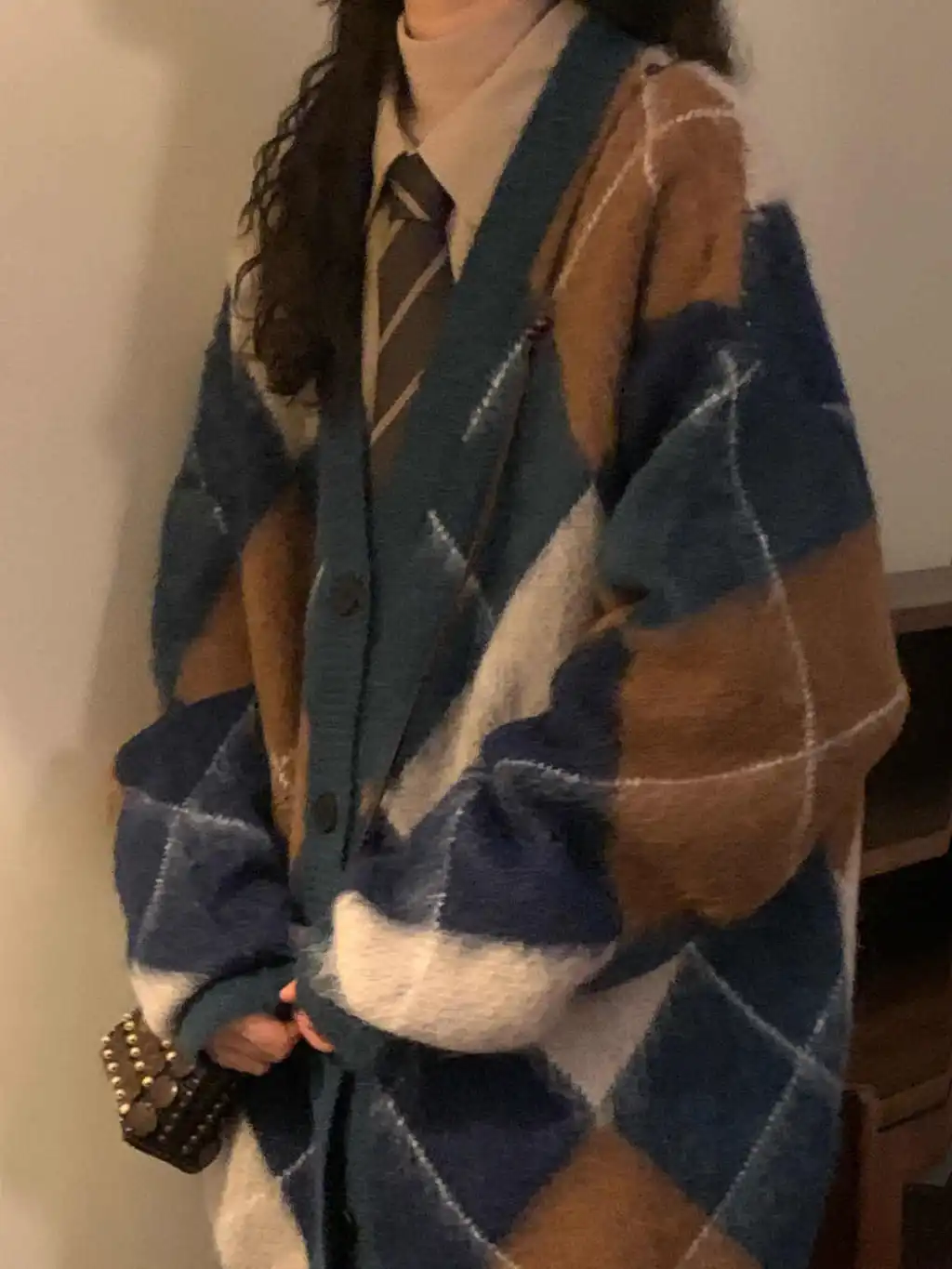 Loose Diamond Plaid Contrast Color V-neck Knitted Cardigan Sweater - Blue