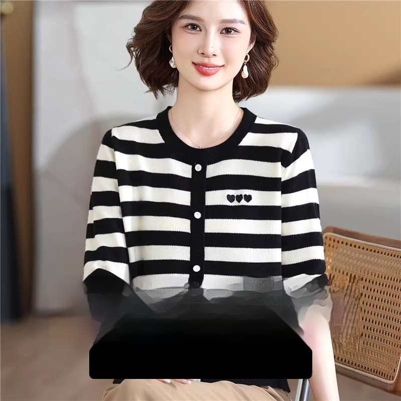 Versatile striped tops, loose large size, fashionable long-sleeved sweater, knitted bottoming shirt