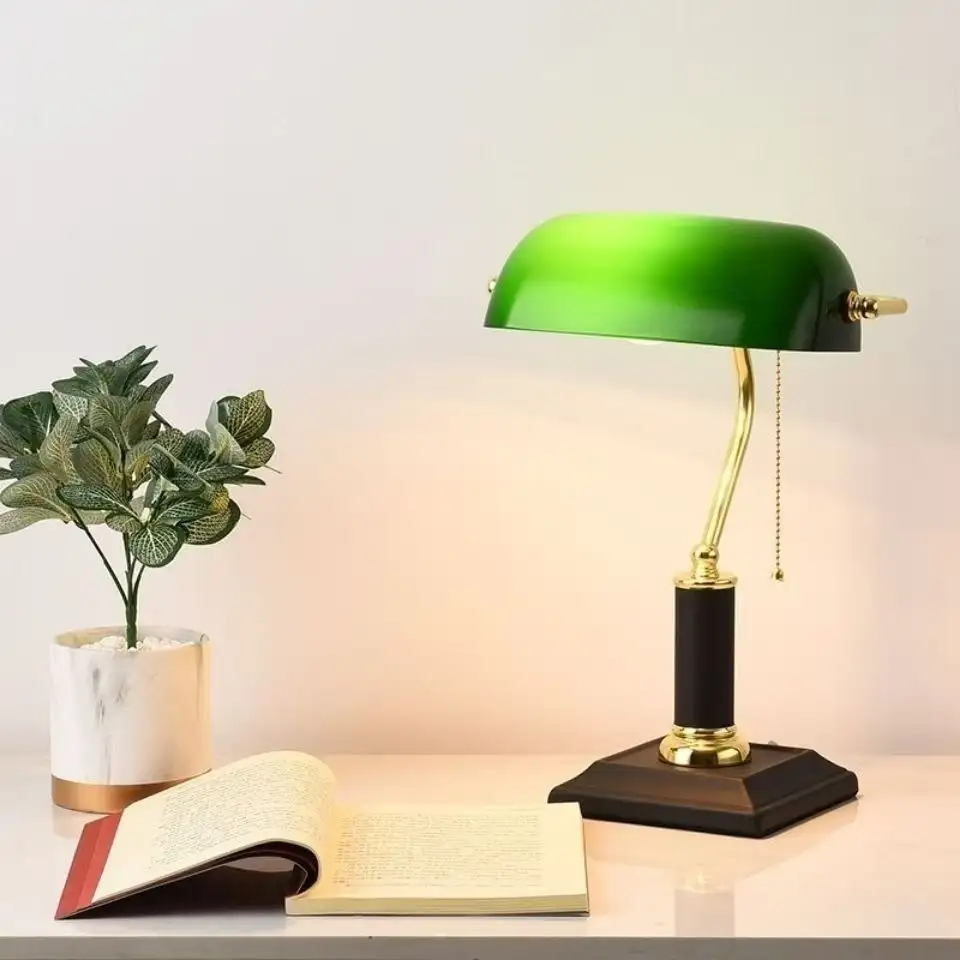 Creative Fashion Retro Desk Learning Table Lamp