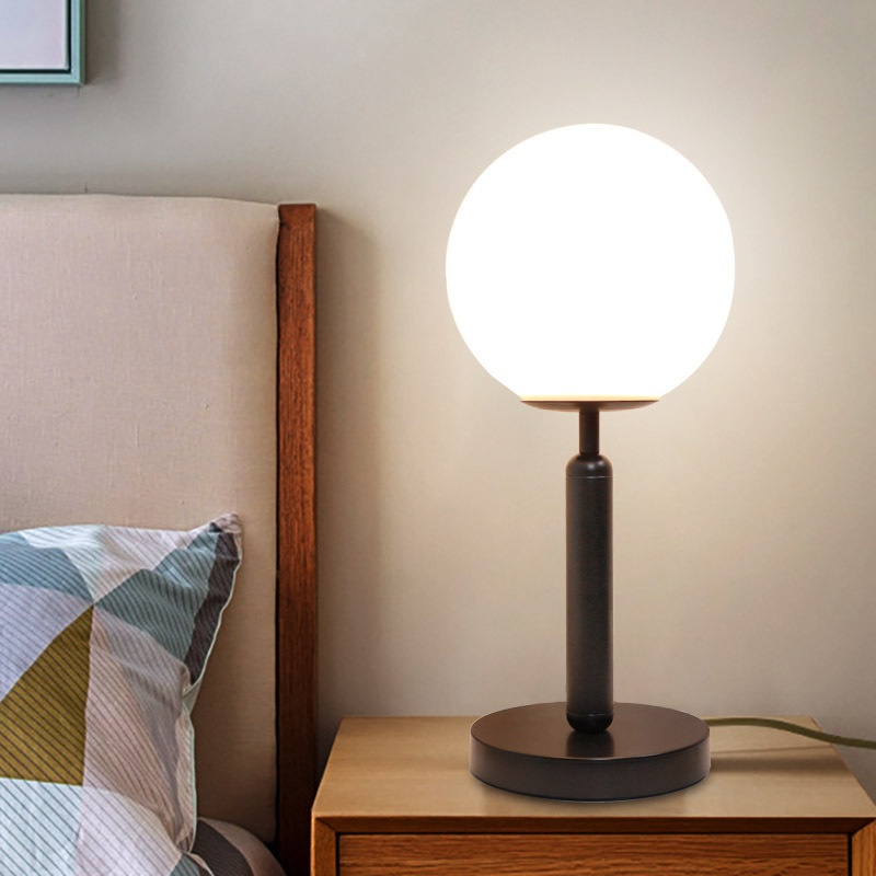 Minimally Designed Glass Touch Bedside Lamp