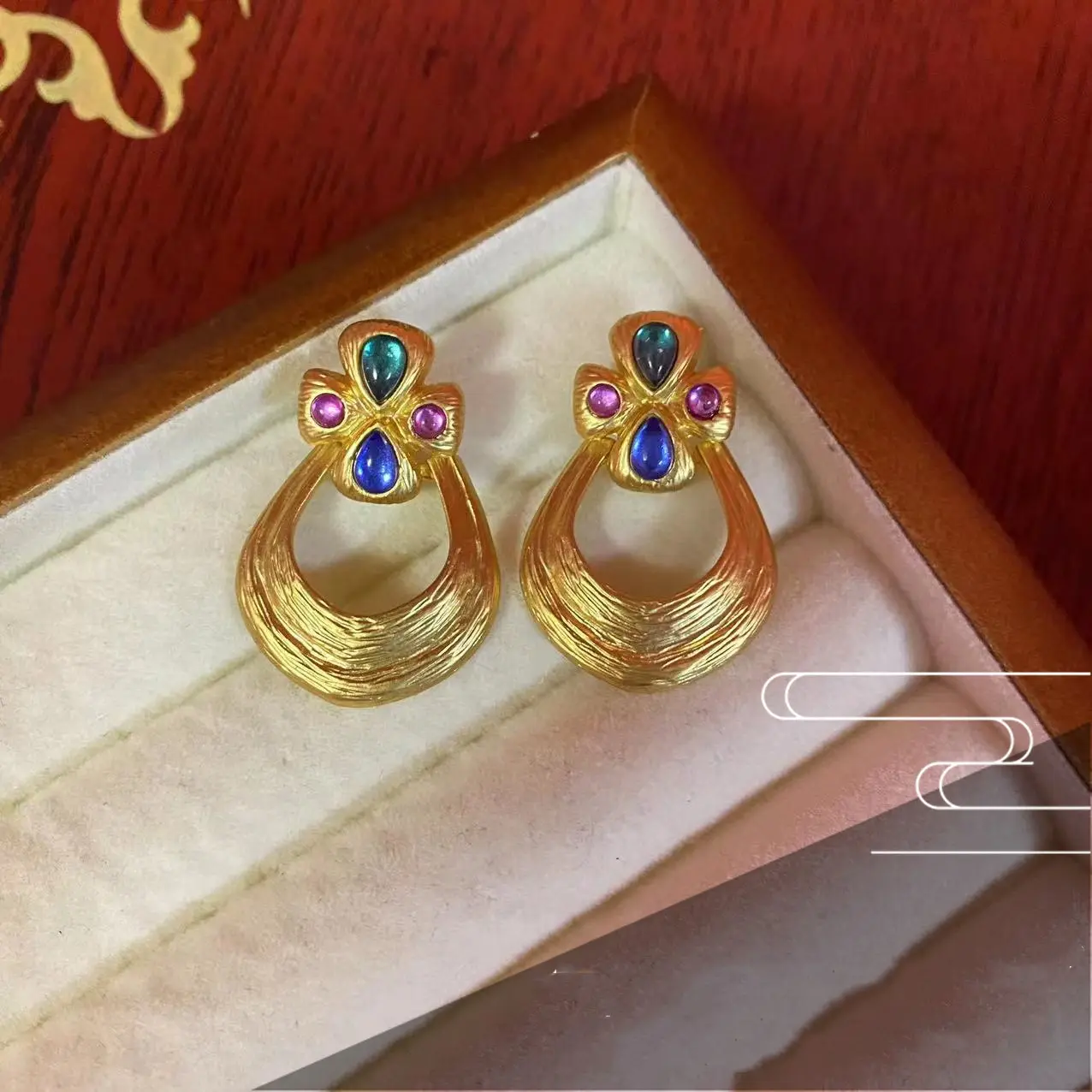 Women's Simple Retro French Line Ear Studs