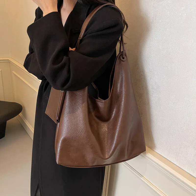 Women's Fashion Simple Casual Shoulder Bag - Coffee