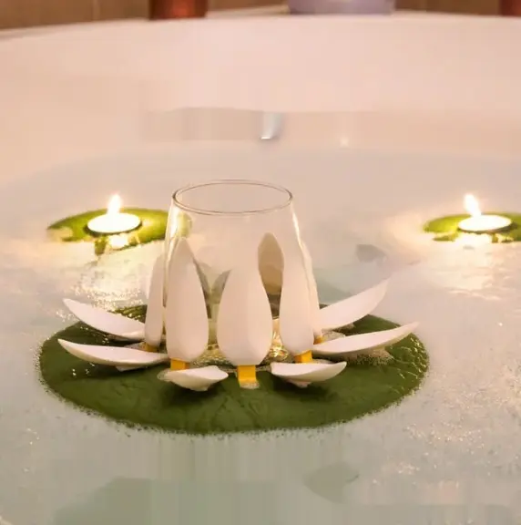 Bathroom Red Wine Glass Lotus Rack