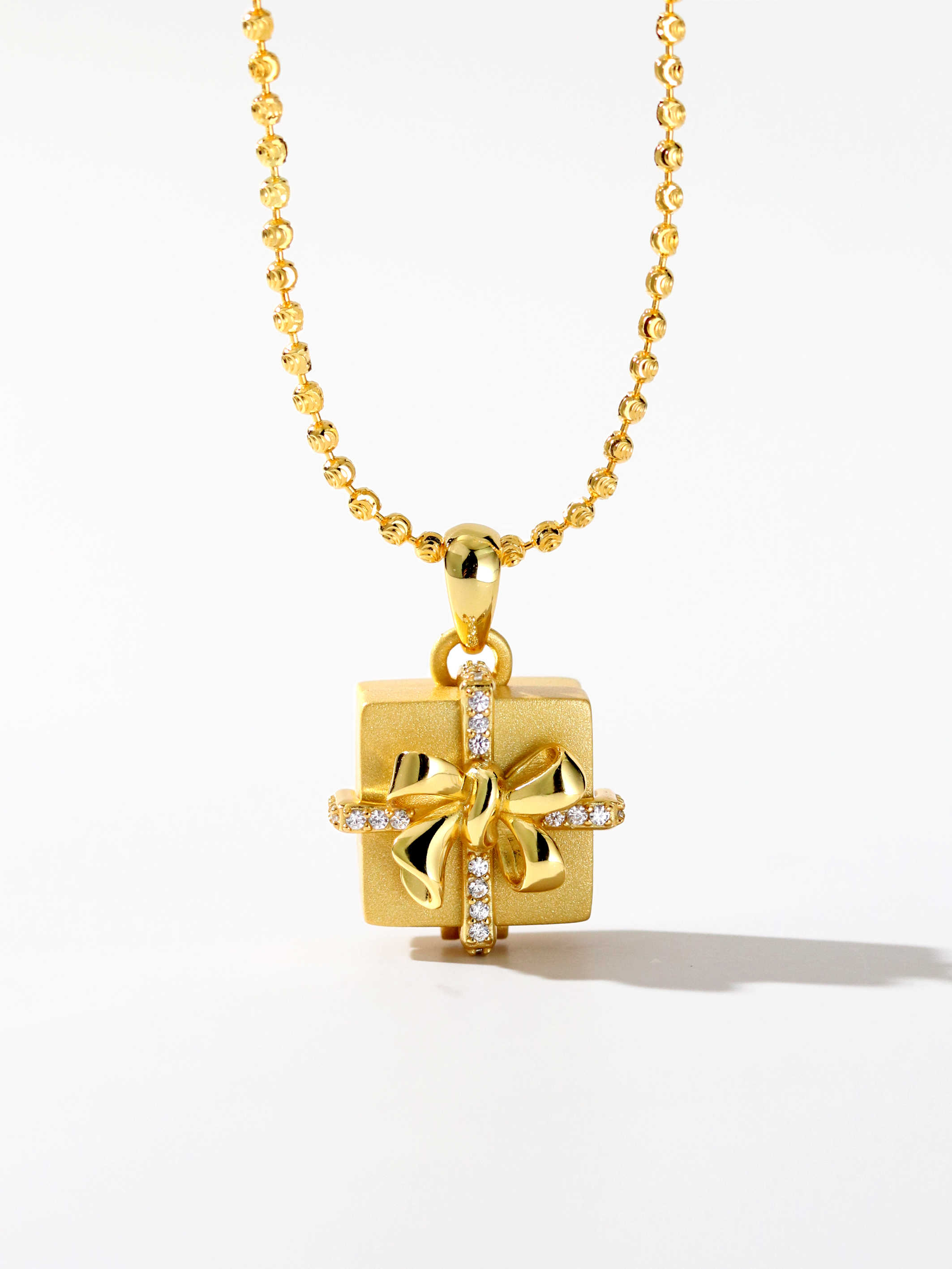 Gift Box Necklace Can Be Opened For Photos
