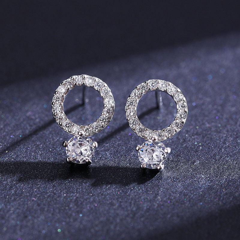 Graceful And Fashionable Stud Earrings For Women