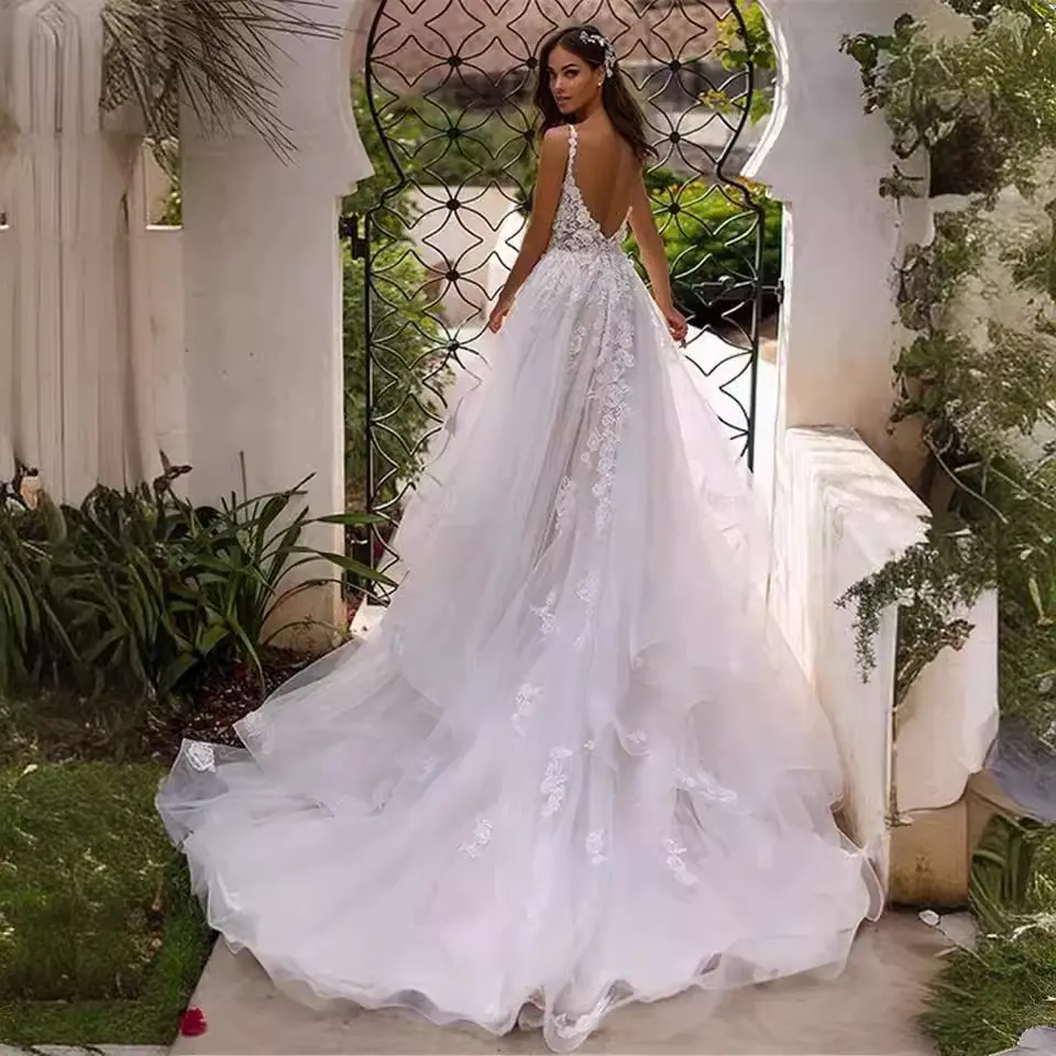 New Slim and Deep V Suspender Light Wedding Dress