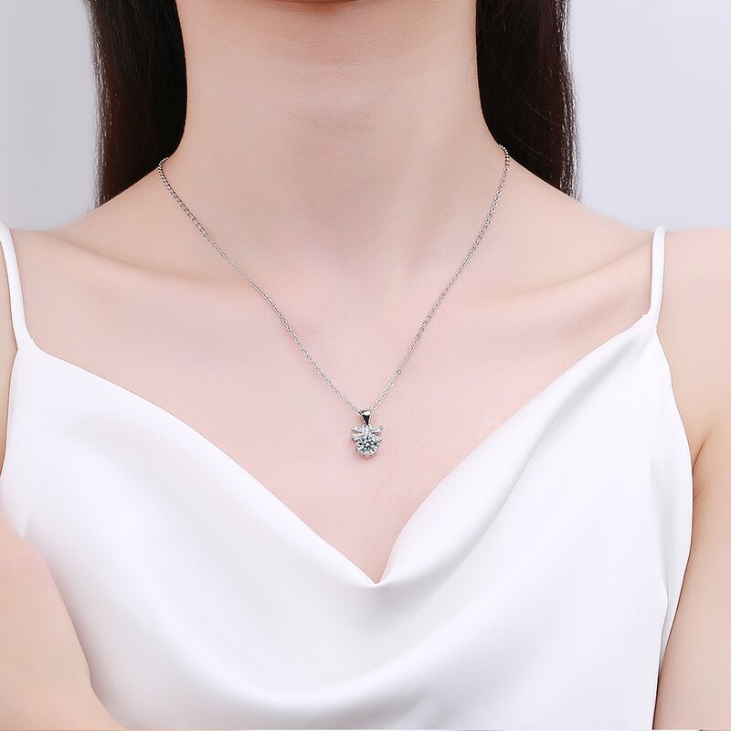 Fashion Classic Four-claw Diamond Clavicle Chain