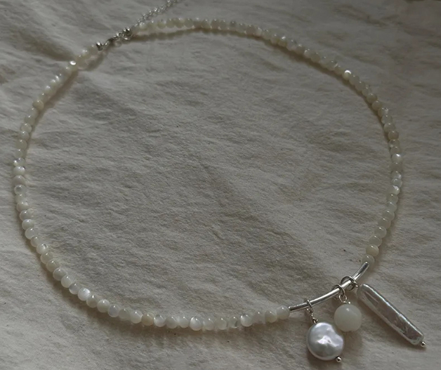 Leadwhite Lip Shell Beaded Aurora Natural Freshwater Pearl