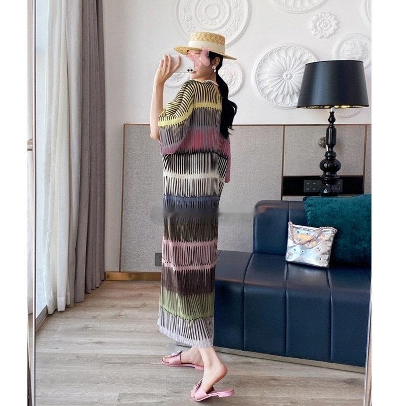 Rainbow Printing Fold Split Slimming Dress