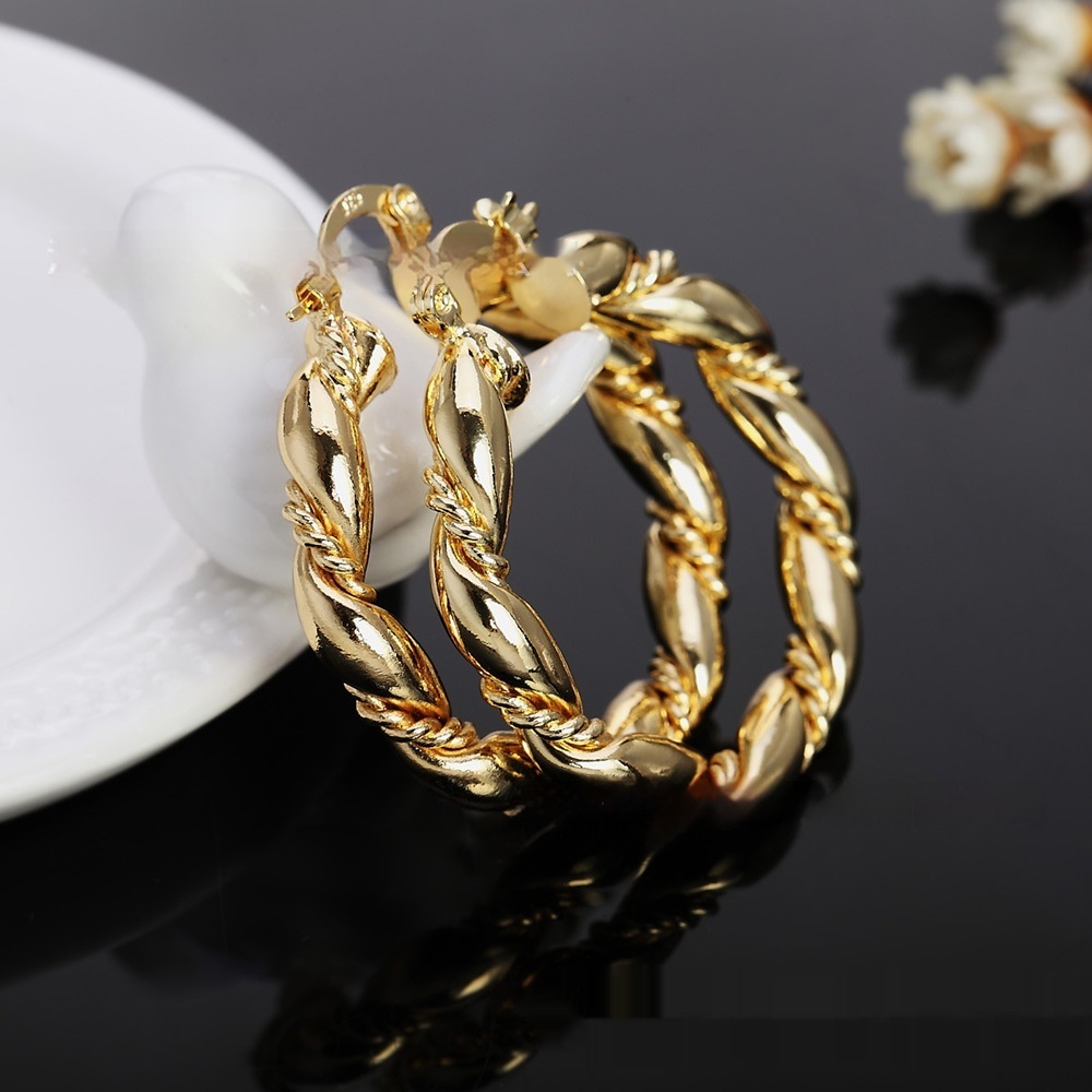 Stylish Round Twist Ring Electroplating Gold Earrings