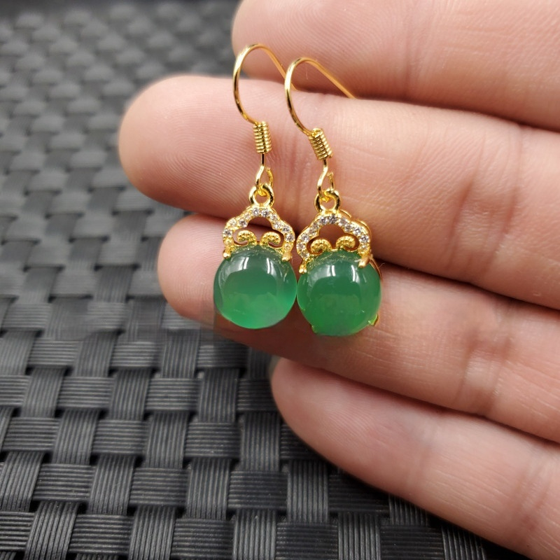 Fashion Personality Green Chalcedony Round Earrings